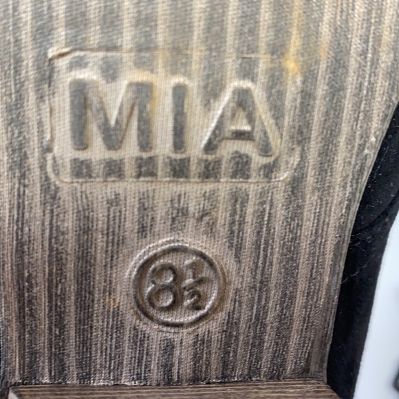 Mia Shawna black faux suede tie ankle booties 8.5 - Picture 7 of 7